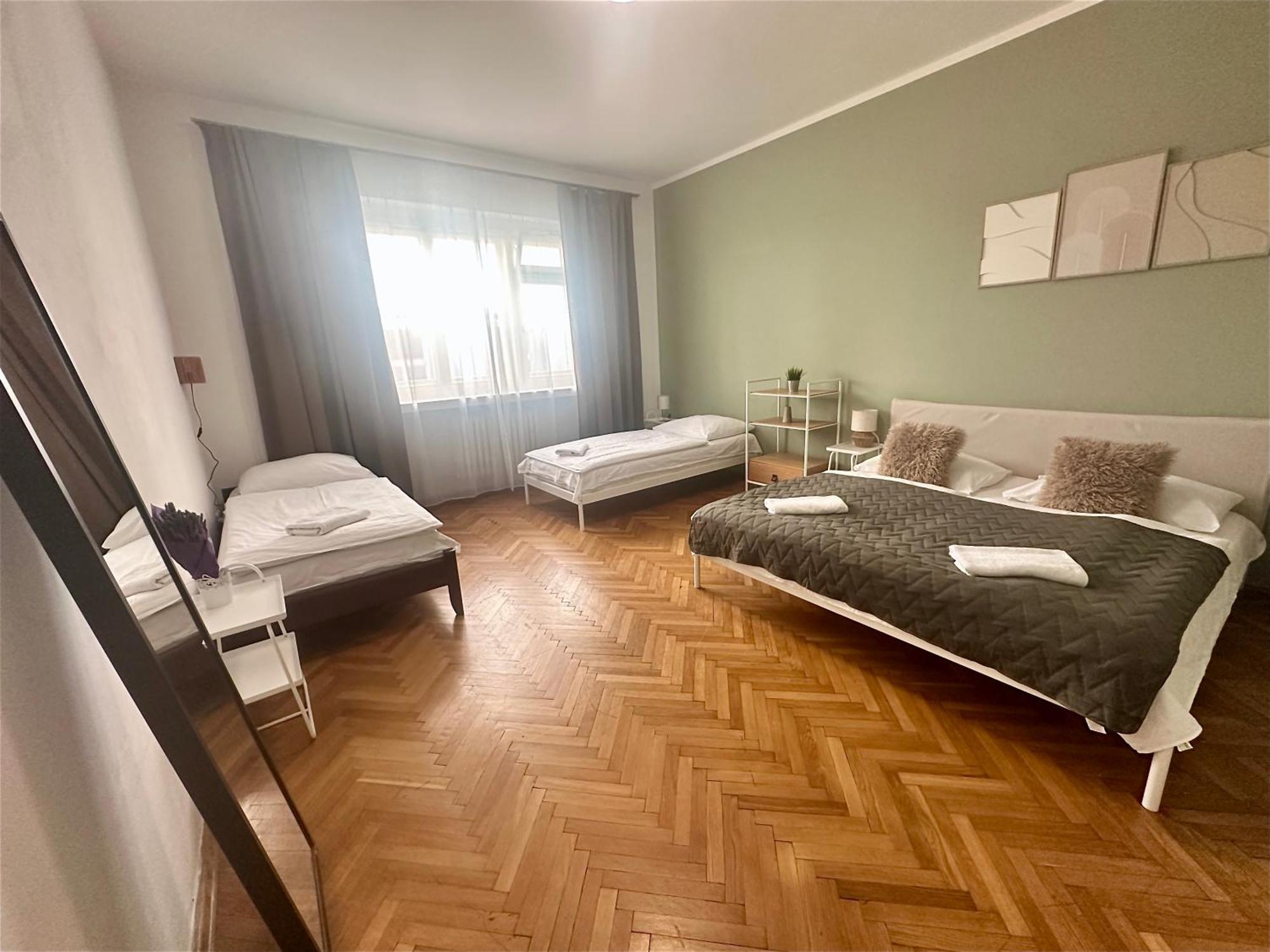 2br Gateway On The Rybna Apartmán *