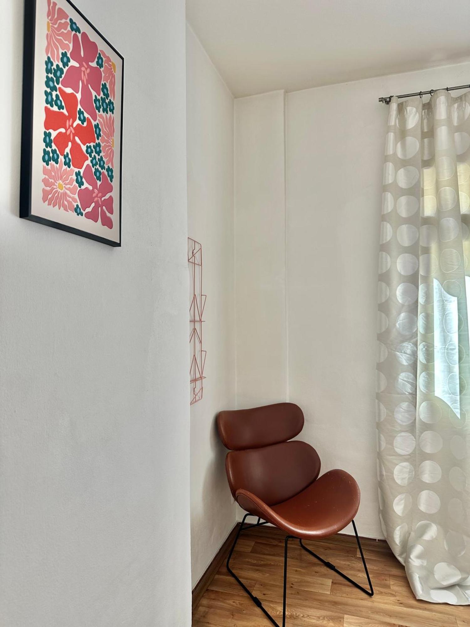 2br Gateway On The Rybna Apartment