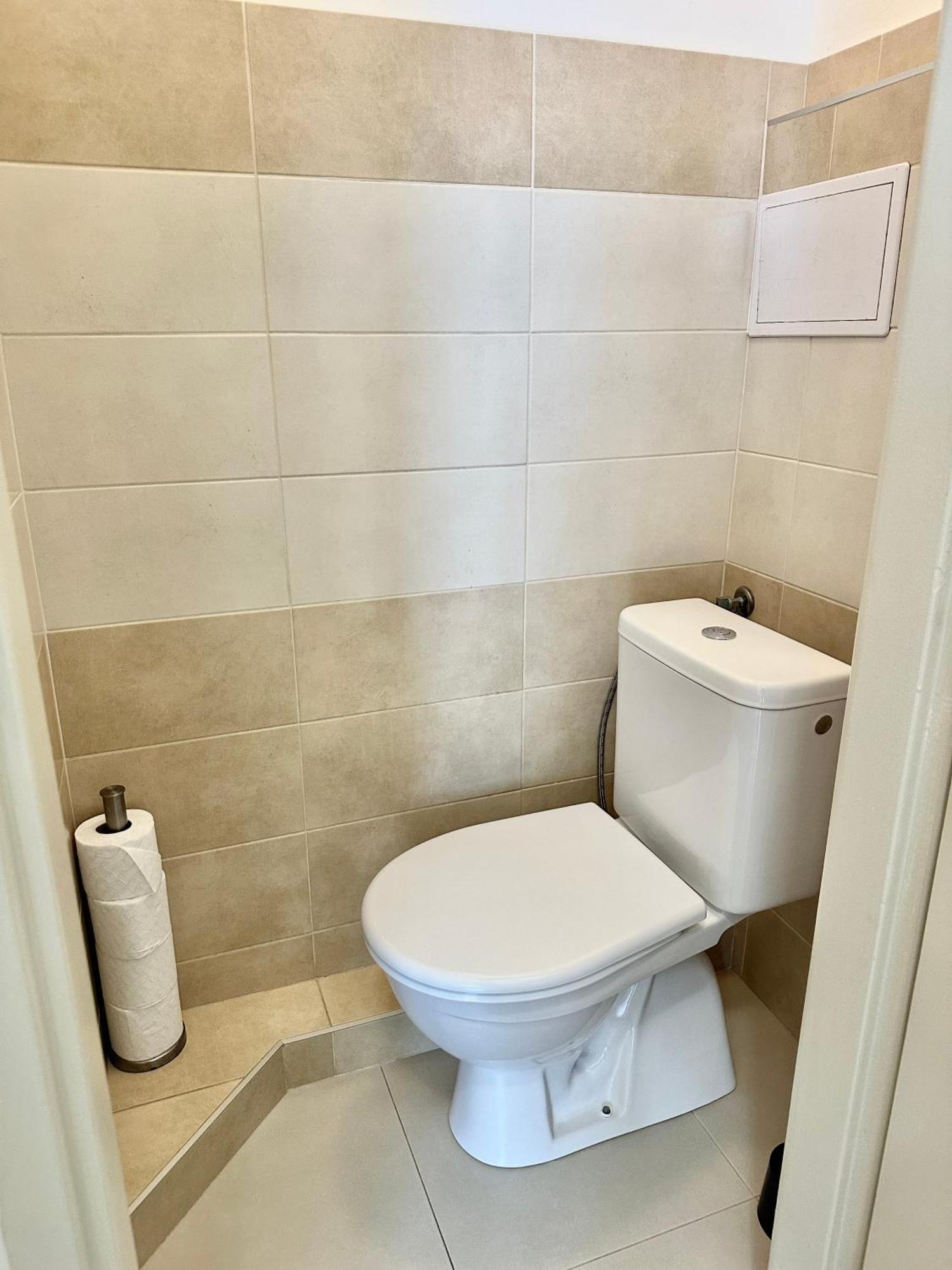2br Gateway On The Rybna *